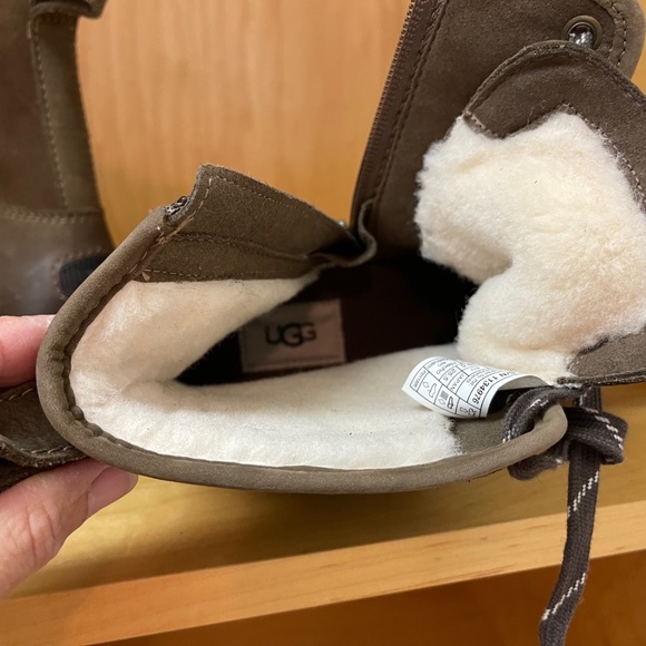 NWOT UGG Hapsburg Hiker Waterproof Boots, Size 8.5, Chocolate Brown - Picture 5 of 11